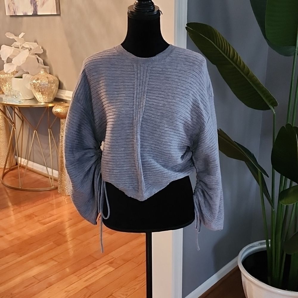 Do+BE sweater sz small